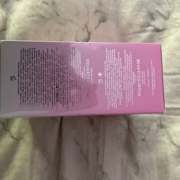 Versace Bright Crystal Travel Set - Picture 4 of 4